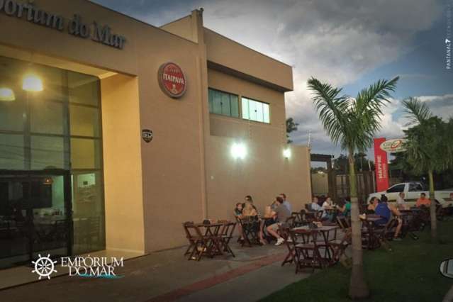 Restaurante de frutos do Mar tem Happy Hour com Chopp na caneca congelante