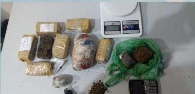 Pol&iacute;cia prende quadrilha de traficantes e frustra roubo de caminh&atilde;o 