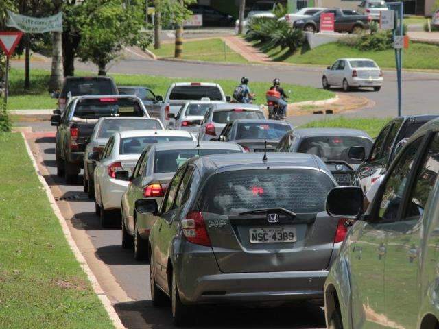 Mercado de carro e moto 0km v&ecirc; retra&ccedil;&atilde;o de 30% e culpa a crise