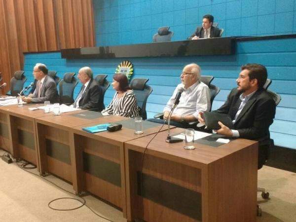 Pedro Chaves prop&otilde;e mais tempo de aulas e ensino direcionado por &aacute;reas
