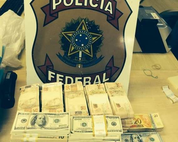 Opera&ccedil;&atilde;o da PF contra o tr&aacute;fico apreendeu mais de R$ 800 mil em escrit&oacute;rio