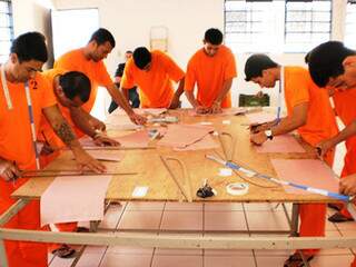 Em 2010, quase 300 detentos receberam qualificação profissional. (Foto: Divulgação)