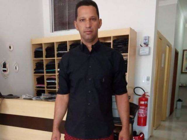 Homem &eacute; preso por agarrar e beijar a for&ccedil;a pelo menos tr&ecirc;s mulheres na rua
