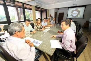 Reunião entre Faems e governador nesta segunda-feira. (Foto: Edemir Rodrigues/ Divulgação)