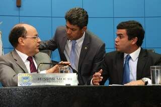 Junior Mochi, Rinaldo Modesto e Beto Pereira, durante sessão (Foto: Victor Chileno/ALMS)