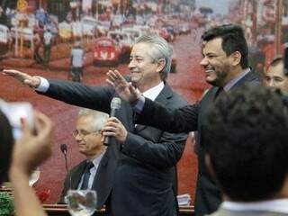 Toninho e Mourão foram empossados há pouco como suplentes de Pepa e Cirilo; Câmara de Dourados realiza eleição para Mesa Diretora. (Foto: Helio de Freitas)