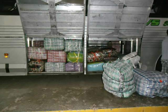  DOF apreende roupas compradas na Bol&iacute;via que seriam vendidas em MG