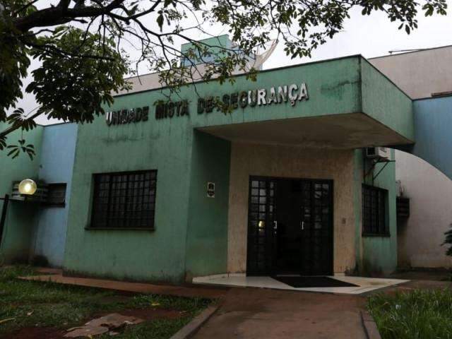 Duas pessoas procuram a pol&iacute;cia depois de terem WhatsApp clonado