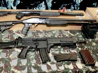 Governo entrega 230 armas, entre fuzis e espingardas de grosso calibre. (Foto: Divulgação)