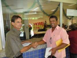  Professor registra candidatura a prefeito