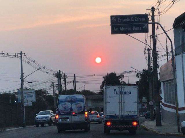 Depois de calorão, tempo "vira" e anuncia chegada de chuva na Capital