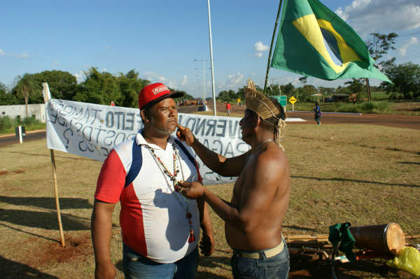  &Iacute;ndios bloqueiam novamente a rodovia MS-156, em Dourados 