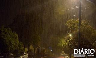 Chuva ocorreu durante a madrugada (foto: Diário Corumbaense)