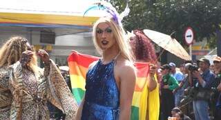 Pela primeira vez, grupo de drag queens desfilou no dia do aniversário da cidade. (Foto: Henrique Kawaminami)