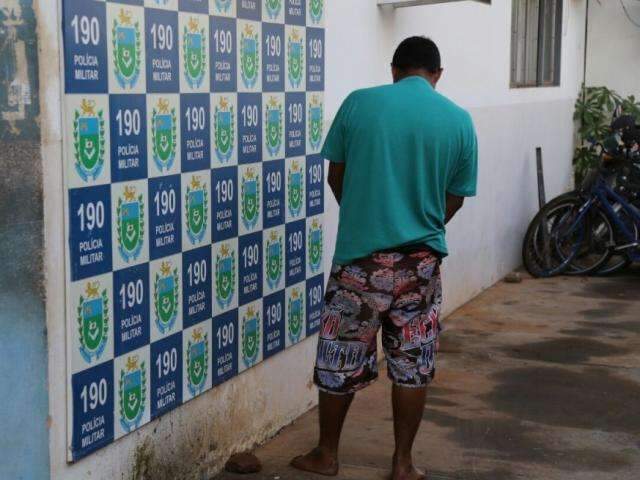 Dupla invade Ceasa para furtar caminh&atilde;o com R$ 4 mil em frutas
