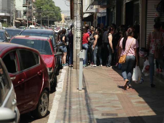 Semadur faz &ldquo;rapa&rdquo; no Centro e confisca mercadorias de ambulantes