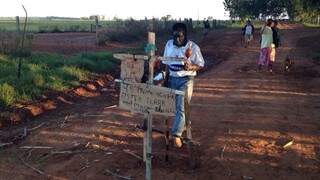 Índios guarani-kaiowá tomaram sede da fazenda e sofreram contantes ameaças de pecuaristas. (Foto: MPF/MS)