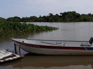 Barco utilizado pelo jovem que caiu e desapareceu no Rio Paraguai (Divulgação)