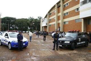 Guardas municipais a postos para evitar tumulto na chegada da ministra