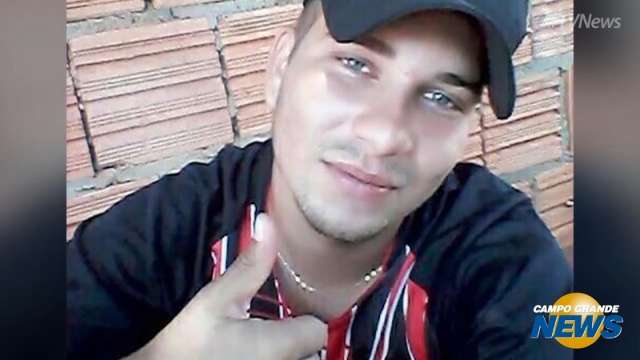 Jovem morto em condom&iacute;nio vendia drogas no local, diz testemunha