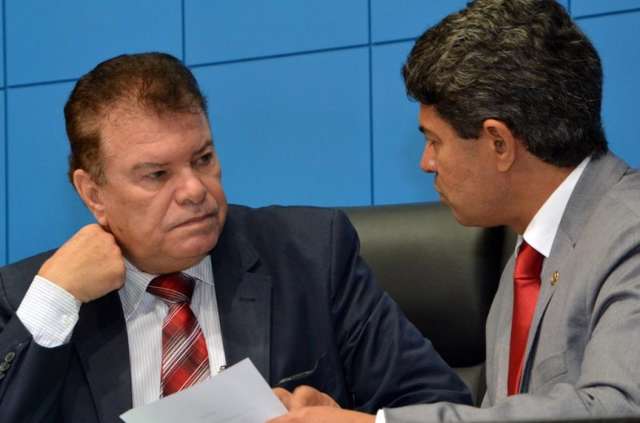 Deputados aprovam jornada de 30 horas a profissionais de enfermagem