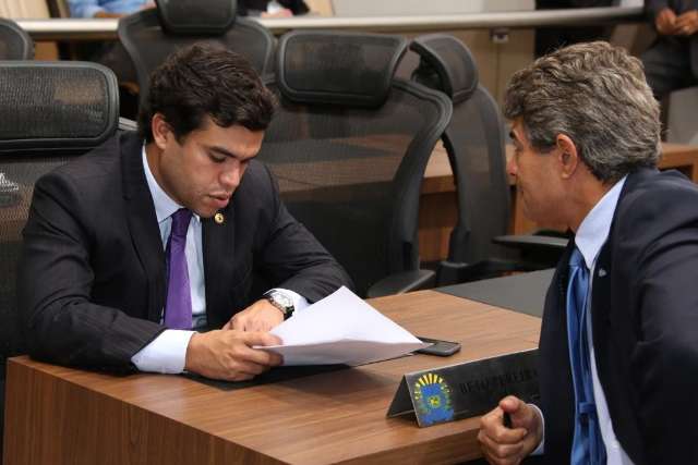 Tucanos dizem que afastamento de A&eacute;cio foi melhor sa&iacute;da para o PSDB