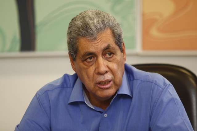 Andr&eacute; diz que ele e Giroto ficaram para atender os interesses de MS