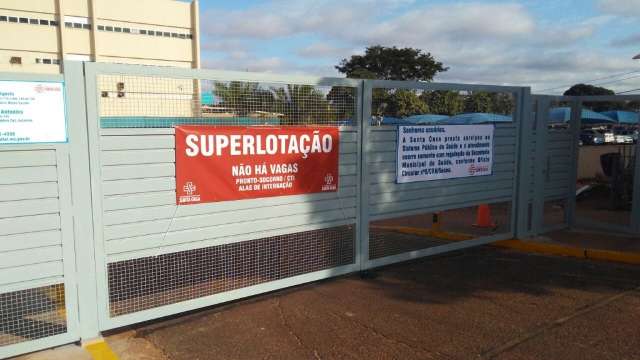AO VIVO: Santa Casa de Campo Grande baixa port&otilde;es e suspende atendimentos