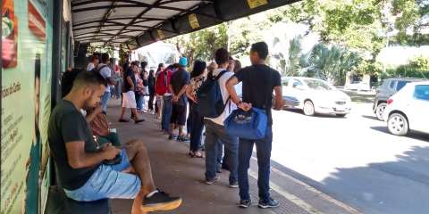 Com ônibus a R$ 3,95, passageiros criticam qualidade do serviço