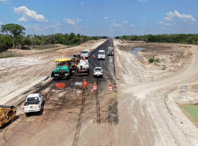 Cons&oacute;rcio entrega segundo trecho pavimentado de corredor bioce&acirc;nico