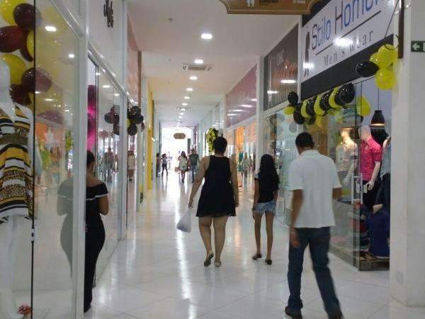 Manh&atilde; foi tranquila e lojistas esperam black friday mais movimentada &agrave; tarde