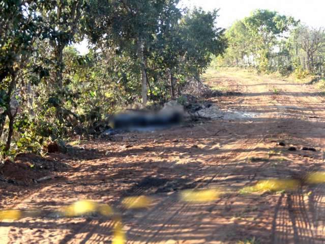 Pol&iacute;cia tenta identificar carbonizado em lista de desaparecidos