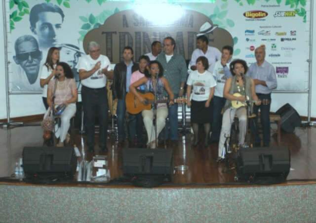  Show &ldquo;Samb&iacute;ssima Trindade&rdquo; &eacute; atra&ccedil;&atilde;o hoje na Pra&ccedil;a do R&aacute;dio