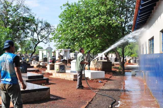 Dia de Finados deve levar 60 mil a cemit&eacute;rios p&uacute;blicos da 2&ordf; maior cidade de MS