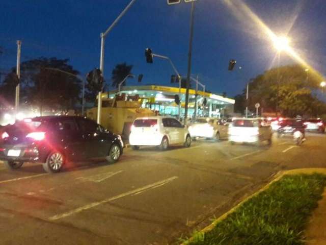 Com uma pista a menos, Mato Grosso congestiona antes da Via Parque