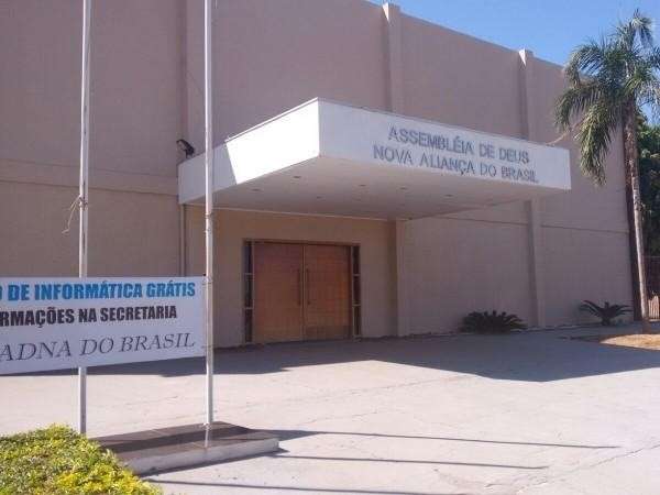 Prefeitura promete pedir desocupa&ccedil;&atilde;o de igreja de Olarte em 10 dias