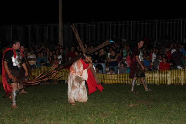 Com superprodu&ccedil;&atilde;o, quatro par&oacute;quias encenam a Paix&atilde;o de Cristo