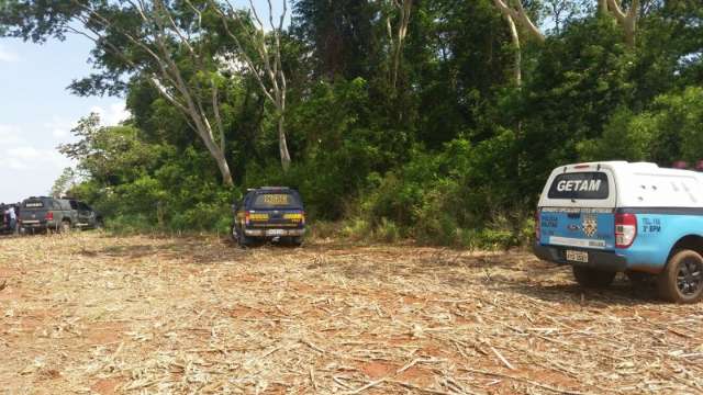 For&ccedil;a-tarefa cerca mata em busca de acusados pela morte de caseiro