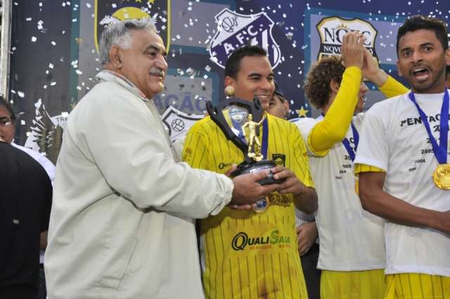 Cene goleia Naviraiense e &eacute; pentacampe&atilde;o sul-mato-grossense