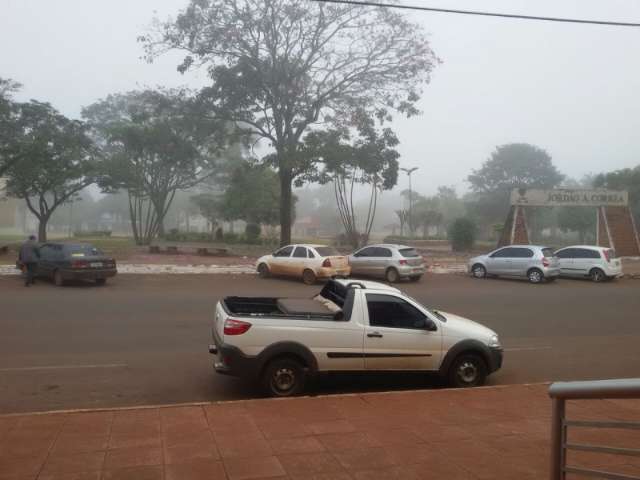 Umidade do ar aumenta e fronteira amanhece encoberta pela neblina