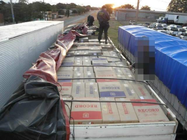  Opera&ccedil;&atilde;o da pol&iacute;cia faz maior apreens&atilde;o de cigarros do ano em MS