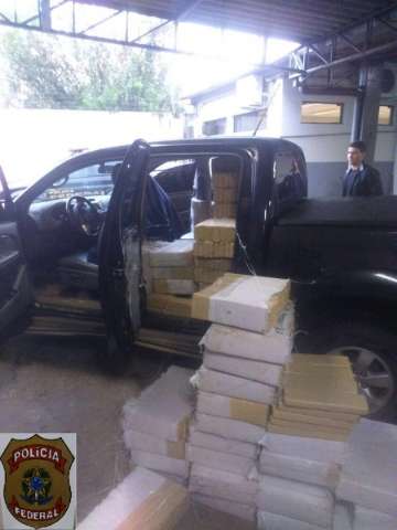 Em tr&ecirc;s dias, PF apreende quase 2,5 t de maconha e prende sete homens