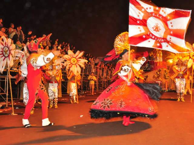 Liga de Escolas de Samba deve entregar trof&eacute;us a vencedoras em outubro