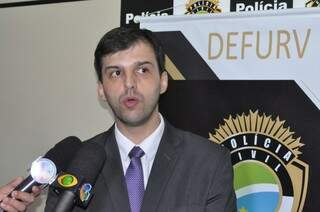 Delegado Gustavo Bueno, responsável pelo caso (Foto: Marcelo Calazans)