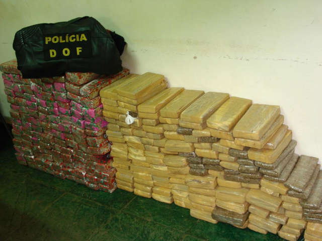  DOF apreende 233 quilos de maconha em carro abandonado na MS-164