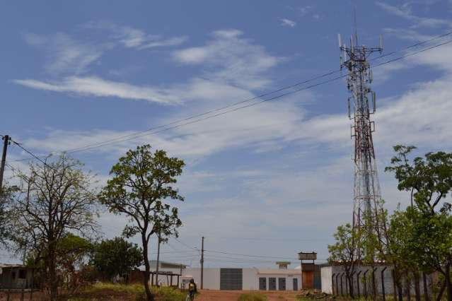 Vivo diz que sinal de torre ao lado do pres&iacute;dio continua e vai pedir novo prazo