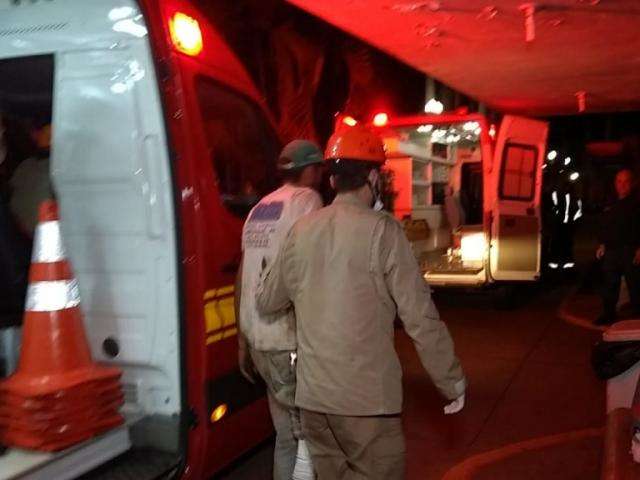 De moto, pistoleiro fere homem e cachorro acaba morto