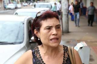 A cabeleireira Catarina Bueno, 58, diz que vai ao centro toda segunda ou terça-feira e sempre encontra policiais. (Foto: Fernando Antunes)