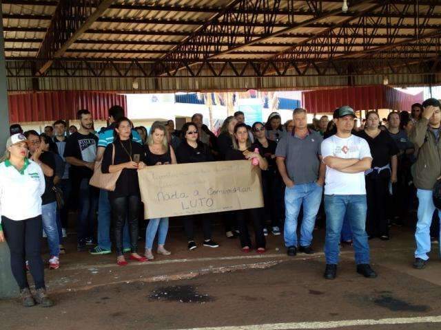Sindicato notifica prefeitura sobre greve, mas amea&ccedil;a divide servidores