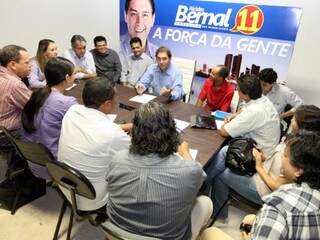 Prefeito eleito Alcides Bernal e vereadores durante reunião nesta segunda-feira em Campo Grande. (Foto: Divulgação)